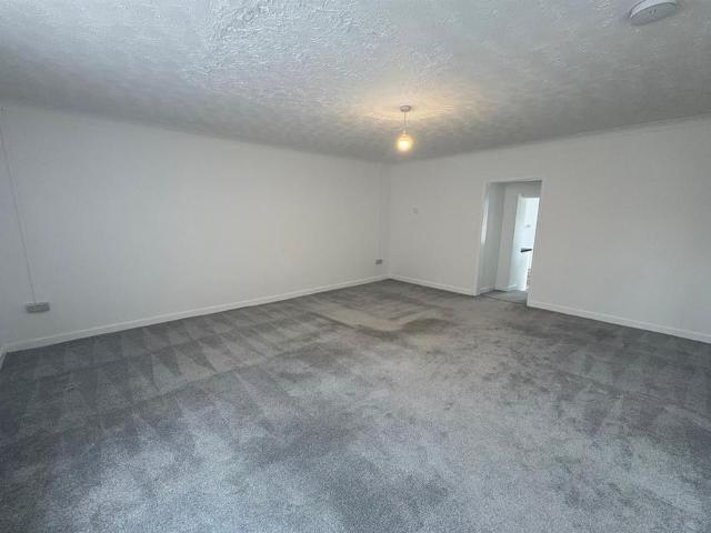 2 bedroom detached bungalow to rent