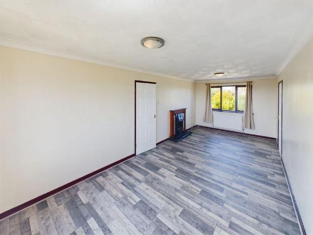 2 bedroom detached bungalow to rent