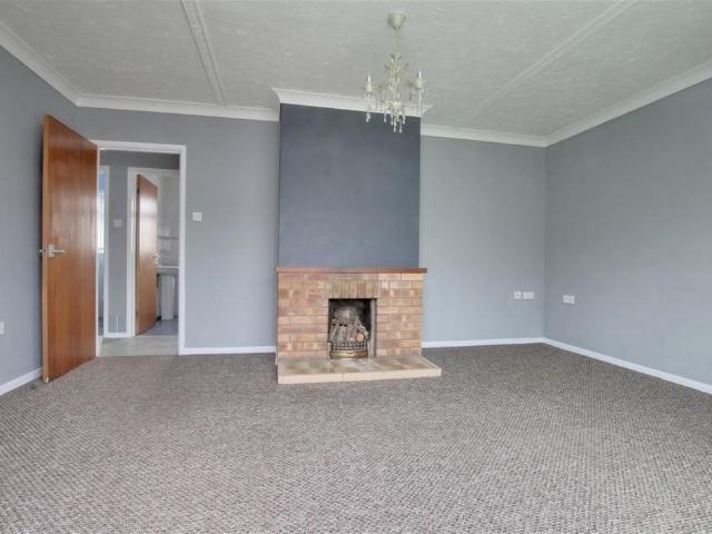 2 bedroom detached bungalow to rent