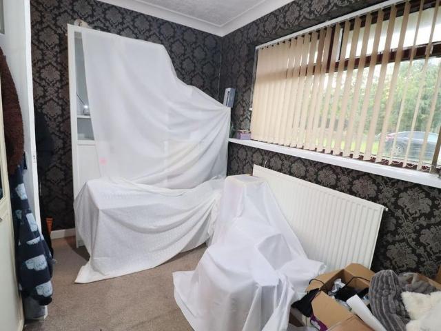 2 bedroom detached bungalow to rent