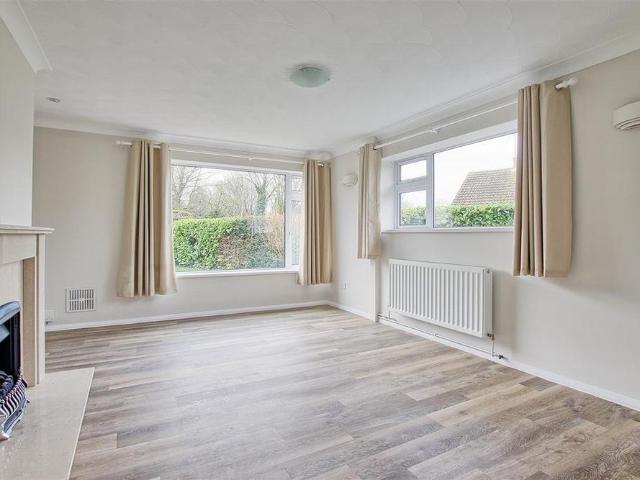 2 bedroom detached bungalow to rent
