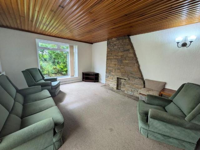 2 bedroom detached bungalow to rent