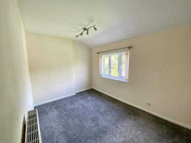 2 bedroom detached bungalow to rent