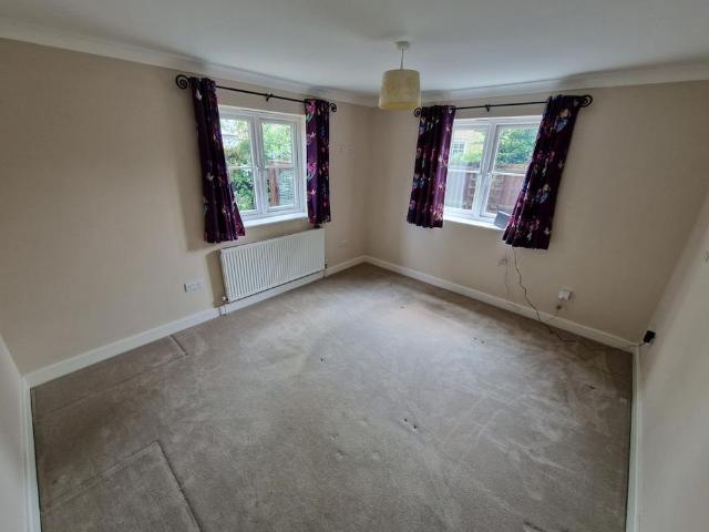 2 bedroom detached bungalow to rent