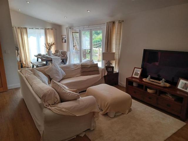 2 bedroom detached bungalow to rent