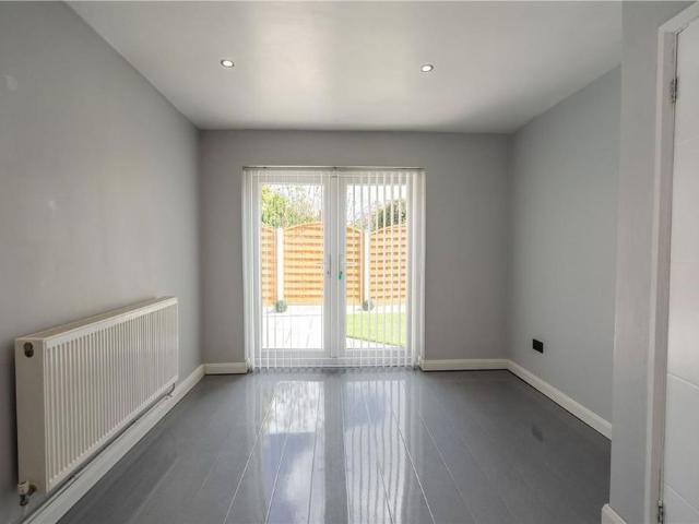 2 bedroom detached bungalow to rent