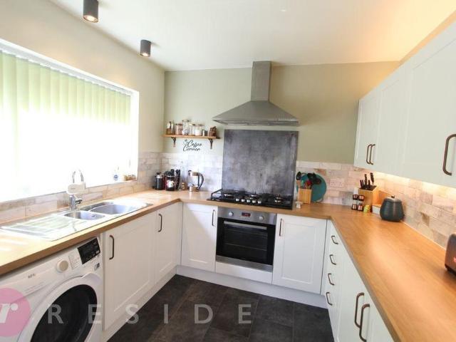 2 bedroom detached bungalow to rent