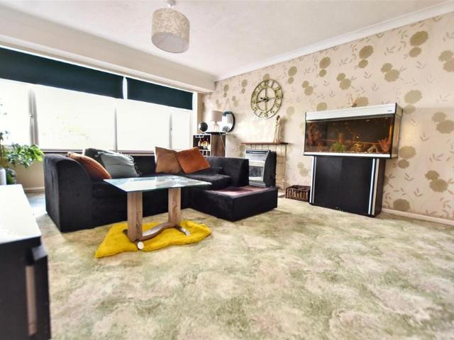 2 bedroom detached bungalow to rent