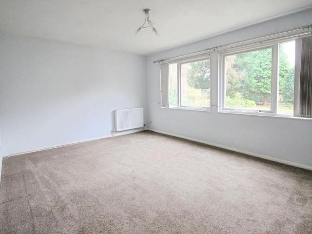 2 bedroom detached bungalow to rent