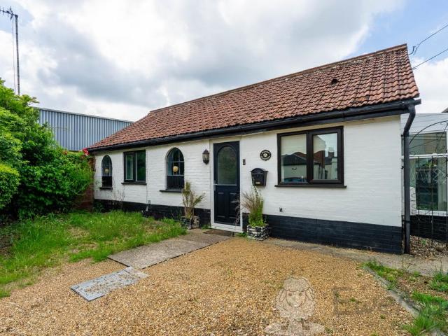 2 bedroom detached bungalow to rent