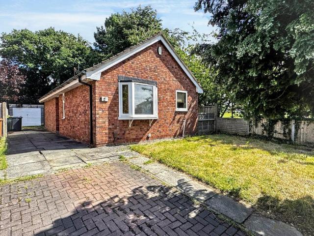2 bedroom detached bungalow to rent