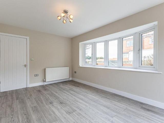 2 bedroom detached bungalow to rent