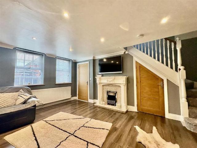 2 bedroom detached bungalow to rent