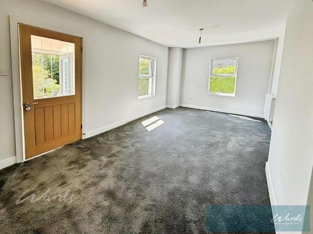 2 bedroom detached bungalow to rent