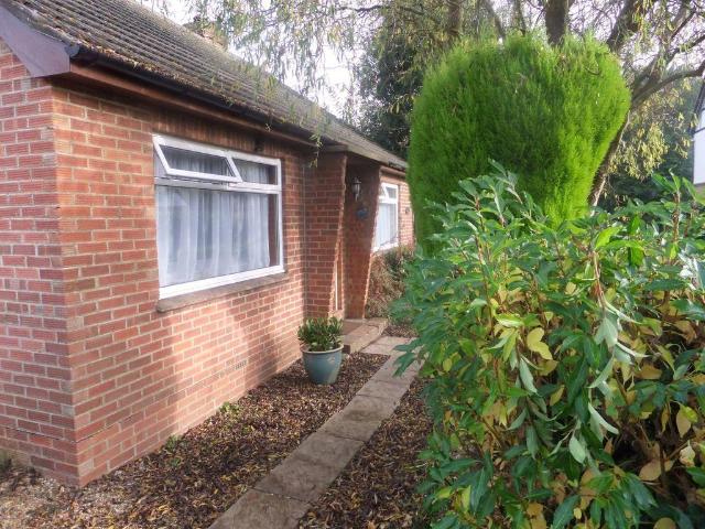 2 bedroom detached bungalow to rent