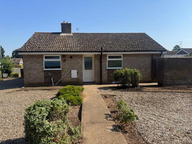 2 bedroom detached bungalow to rent