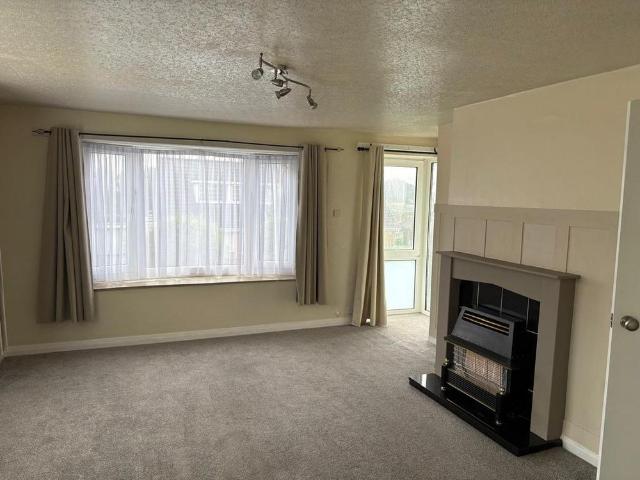 2 bedroom detached bungalow to rent