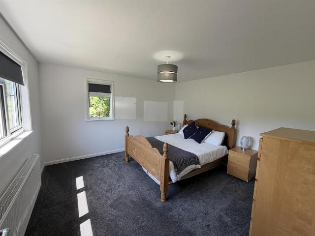 2 bedroom detached bungalow to rent
