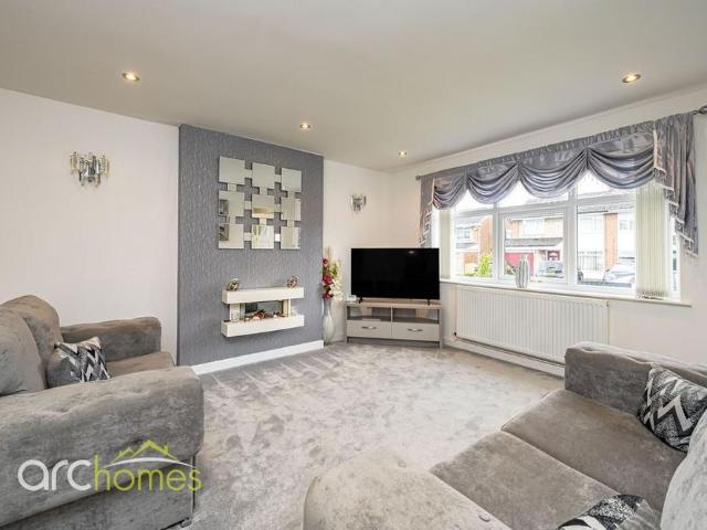 2 bedroom detached bungalow to rent