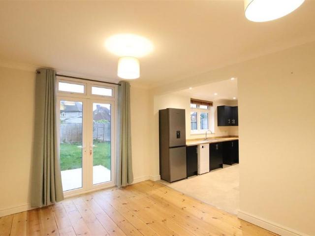 2 bedroom detached bungalow to rent