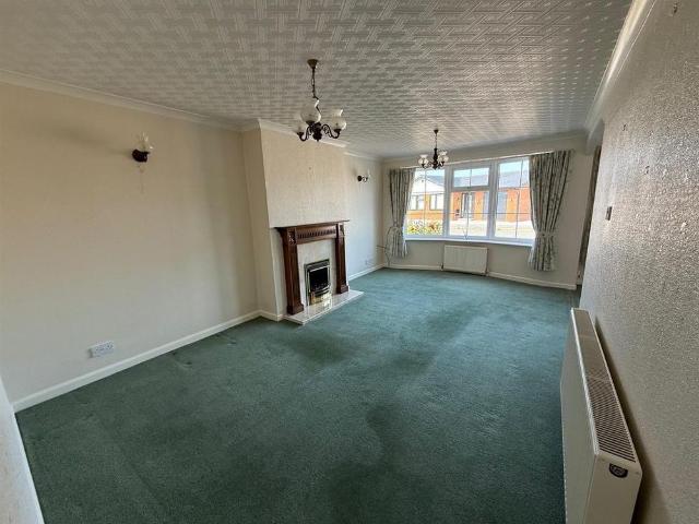 2 bedroom detached bungalow to rent