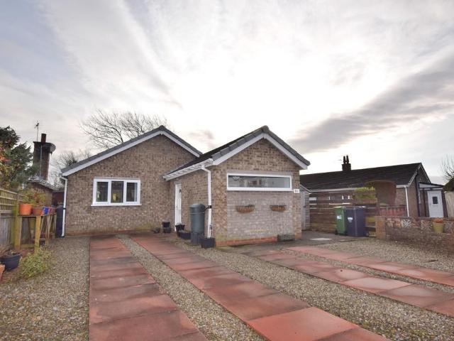 2 bedroom detached bungalow to rent