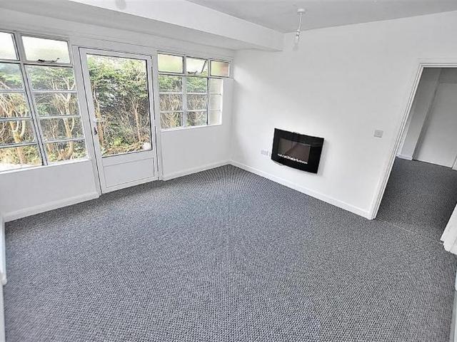 2 bedroom detached bungalow to rent
