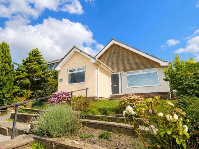 2 bedroom detached bungalow to rent