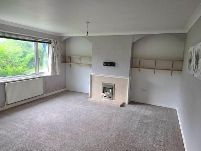 2 bedroom detached bungalow to rent