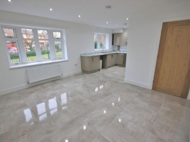 2 bedroom detached bungalow to rent