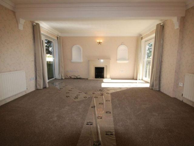2 bedroom detached bungalow to rent