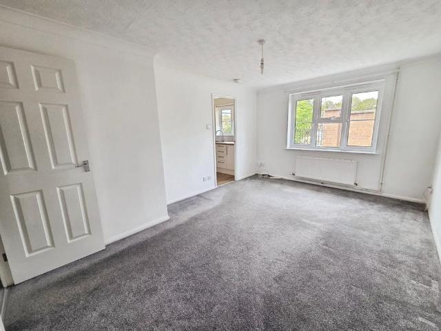 2 bedroom detached bungalow to rent