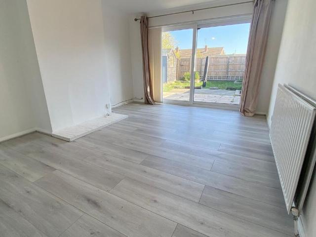 2 bedroom detached bungalow to rent