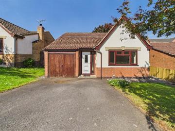 2 bedroom detached bungalow to rent