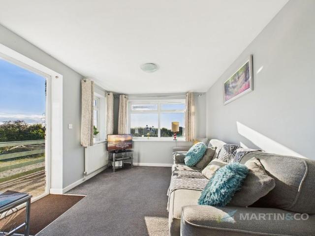 2 bedroom detached bungalow to rent