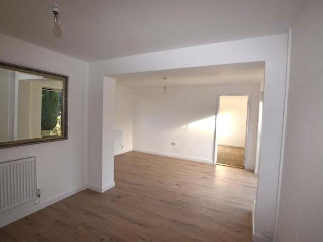 2 bedroom detached bungalow to rent