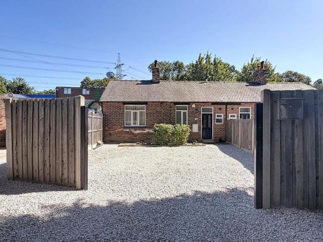 2 bedroom detached bungalow to rent