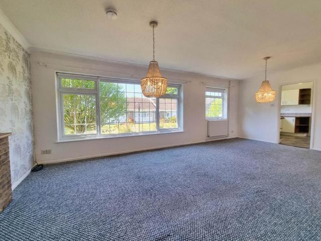 2 bedroom detached bungalow to rent