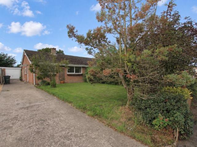 2 bedroom detached bungalow to rent