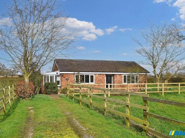 2 bedroom detached bungalow to rent