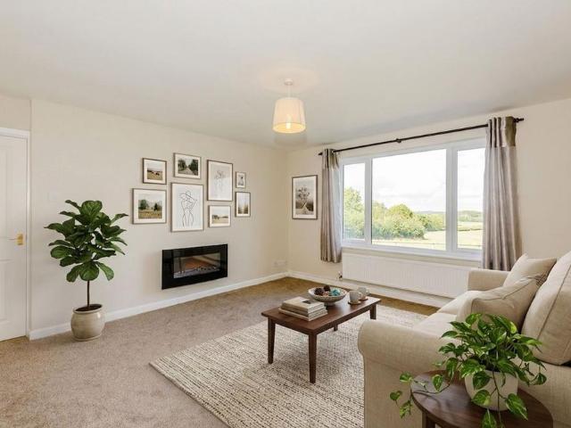 2 bedroom detached bungalow to rent