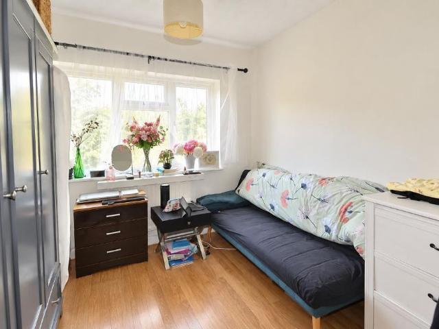 2 bedroom detached bungalow to rent