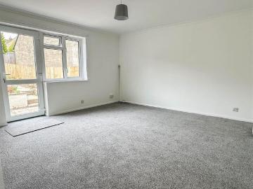 2 bedroom detached bungalow to rent