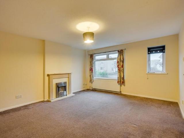 2 bedroom detached bungalow to rent