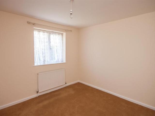 2 bedroom detached bungalow to rent
