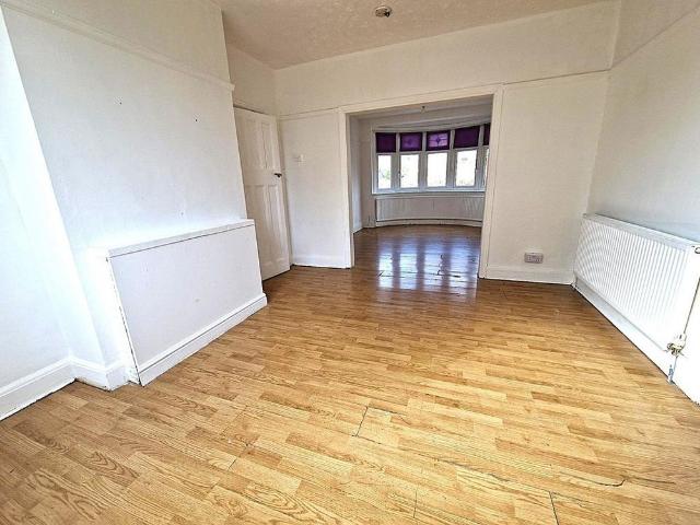 2 bedroom detached bungalow to rent