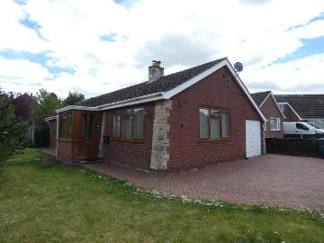 2 bedroom detached bungalow to rent