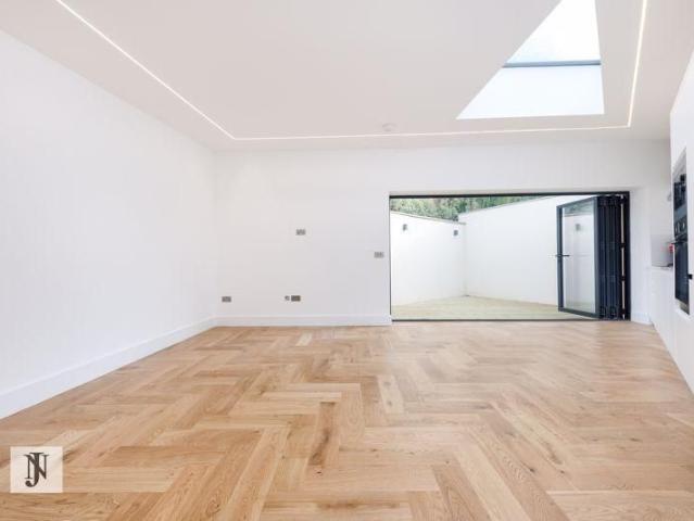 2 bedroom detached bungalow to rent