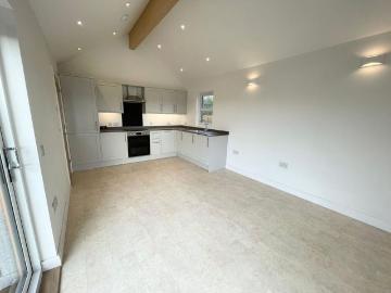 2 bedroom detached bungalow to rent