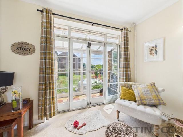 2 bedroom detached bungalow to rent